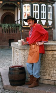 Als Gästeführer schlüpft der Einbecker Peter Nolte heute in Rolle und Kostüm des historischen Braumeisters Elias Pichler. 