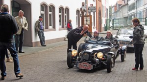 Roadster-Treffen: Start auf dem Einbecker Brauereihof.