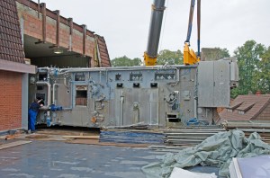 Die neue Waschmaschine auf dem Dach der Abfüllhalle.