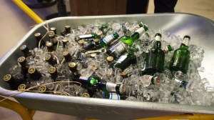 Bier auf Eis - in der Schubkarre in die Garage gefahren.